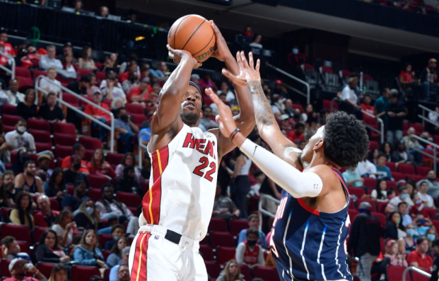 巴特勒连续二十场比赛得分超过连败，中国队挑战极限！的简单介绍